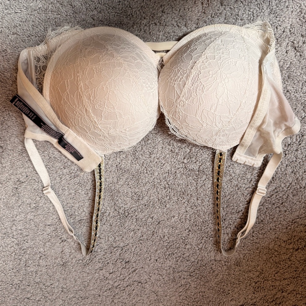 Victoria's Secret Cream Lace Bra